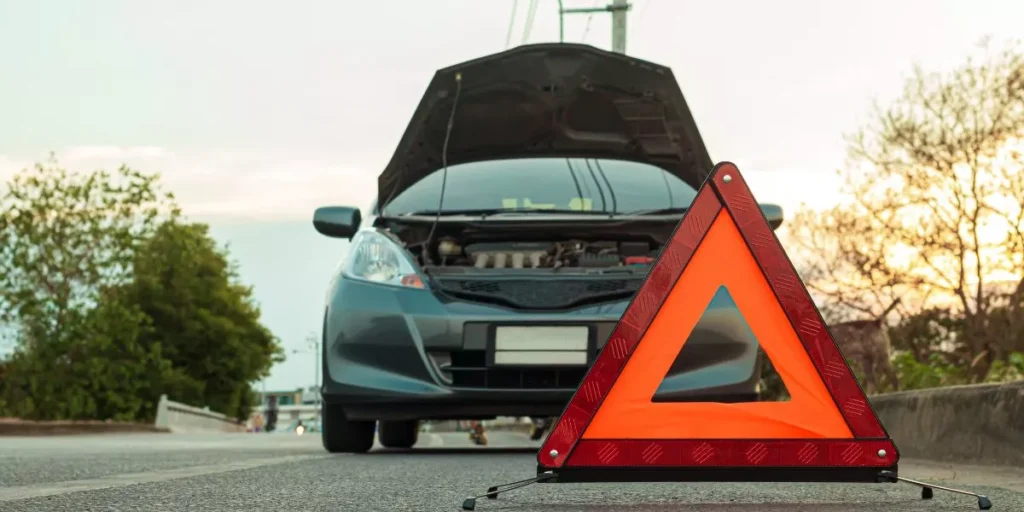 What Are the Essential Items for a Roadside Safety Kit?